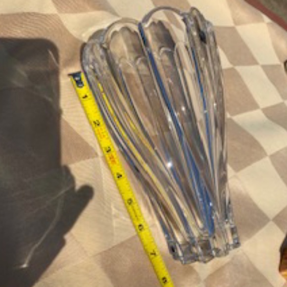 STUNNING SPIRAL VASE - Picture 5 of 9